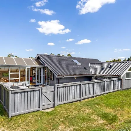 Solvejk - 800m From The Sea By Interhome